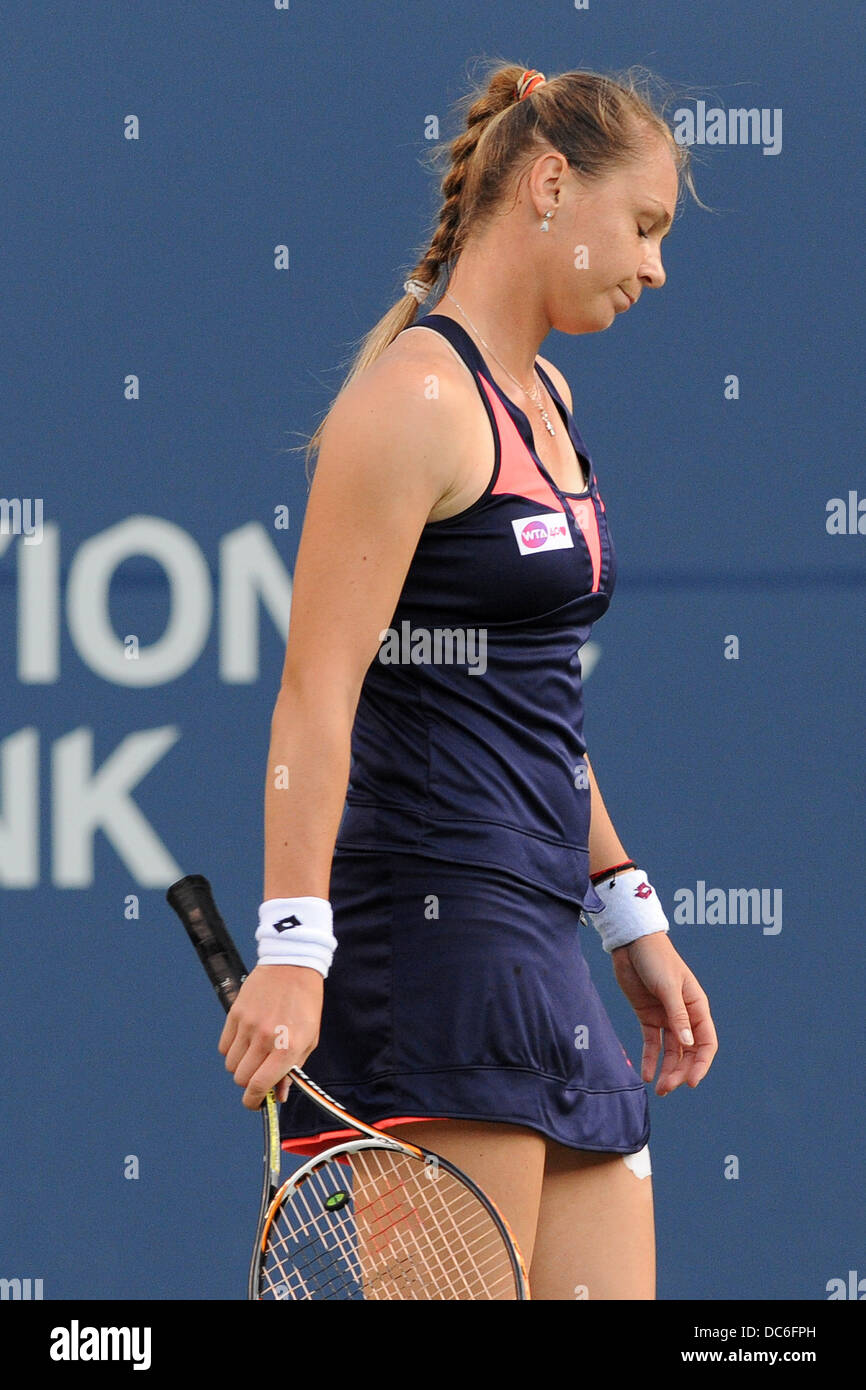 Toronto, Ontario, Canada. 9 Août, 2013. Toronto, Ontario, Canada, le 9 août 2013. Magdalena Rybarikova (SVK) réagit au cours de l'action contre Serena Williams (USA) en quart de finale de la Coupe Rogers de l'ATA, au Centre Rexall, à Toronto, Ontario, Canada le 9 août. Williams a gagné 6-1, 6-1.Gerry Angus/CSM/Alamy Live News Banque D'Images