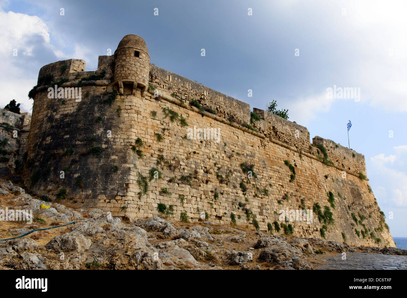 Les murs de l'Est et de la tourelle du 16ème siècle forteresse vénitienne à Réthymnon - Crète, Grèce Banque D'Images