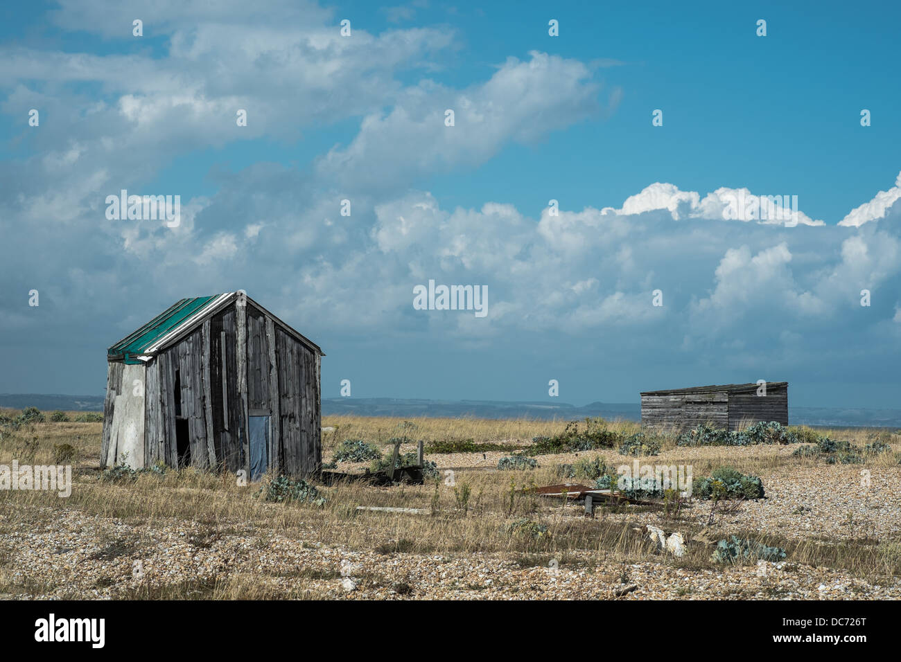 Vue paysage de dormeur, cabanes de pêche, Kent, UK. Banque D'Images