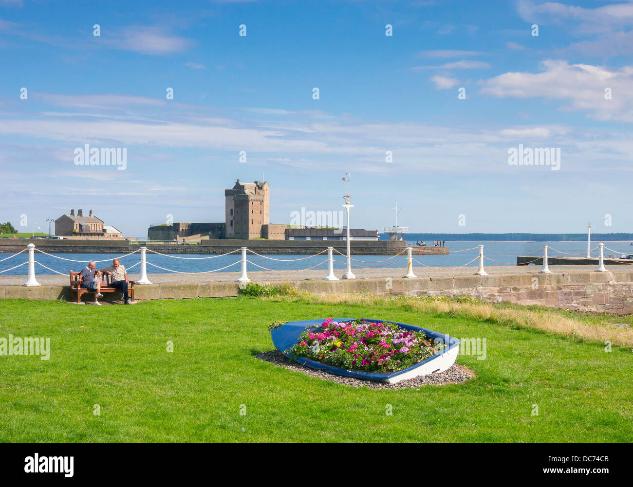 La rivière Tay Waterfront et le château de Broughty Ferry Banque D'Images