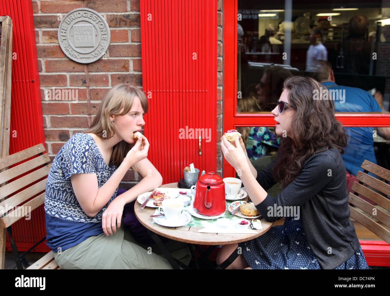 Le thé à la crème de café, la reine des tartes vache Lane, Dublin Banque D'Images