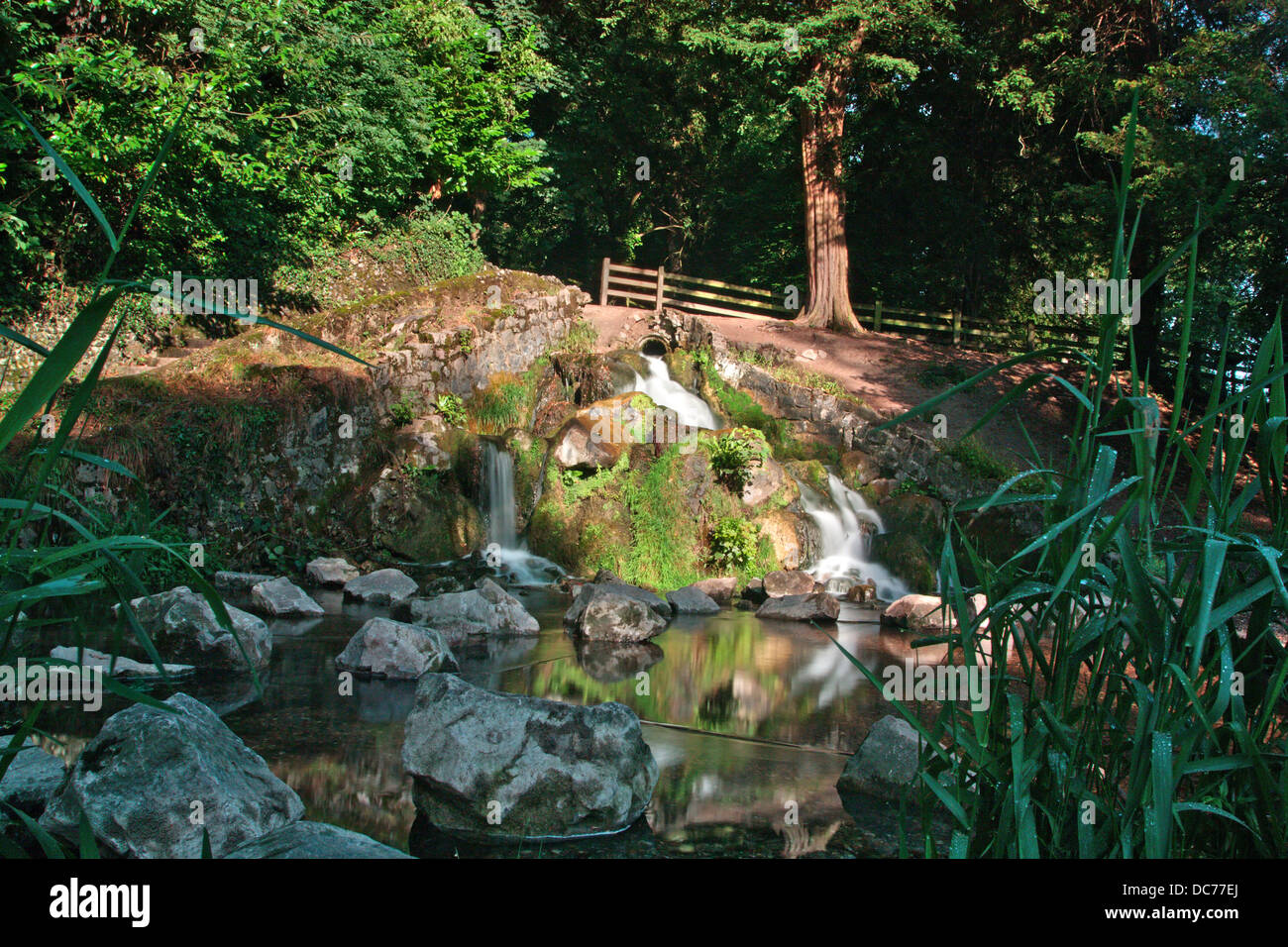 Cascade dans High Wycombe Buckinghamshire Angleterre Parc de seigle Banque D'Images