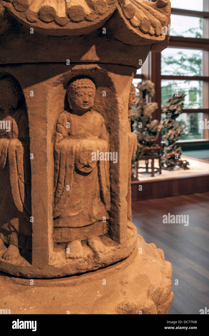 Le Stûpa Tower (11ème-12ème siècle), une sculpture en grès chinois. Banque D'Images