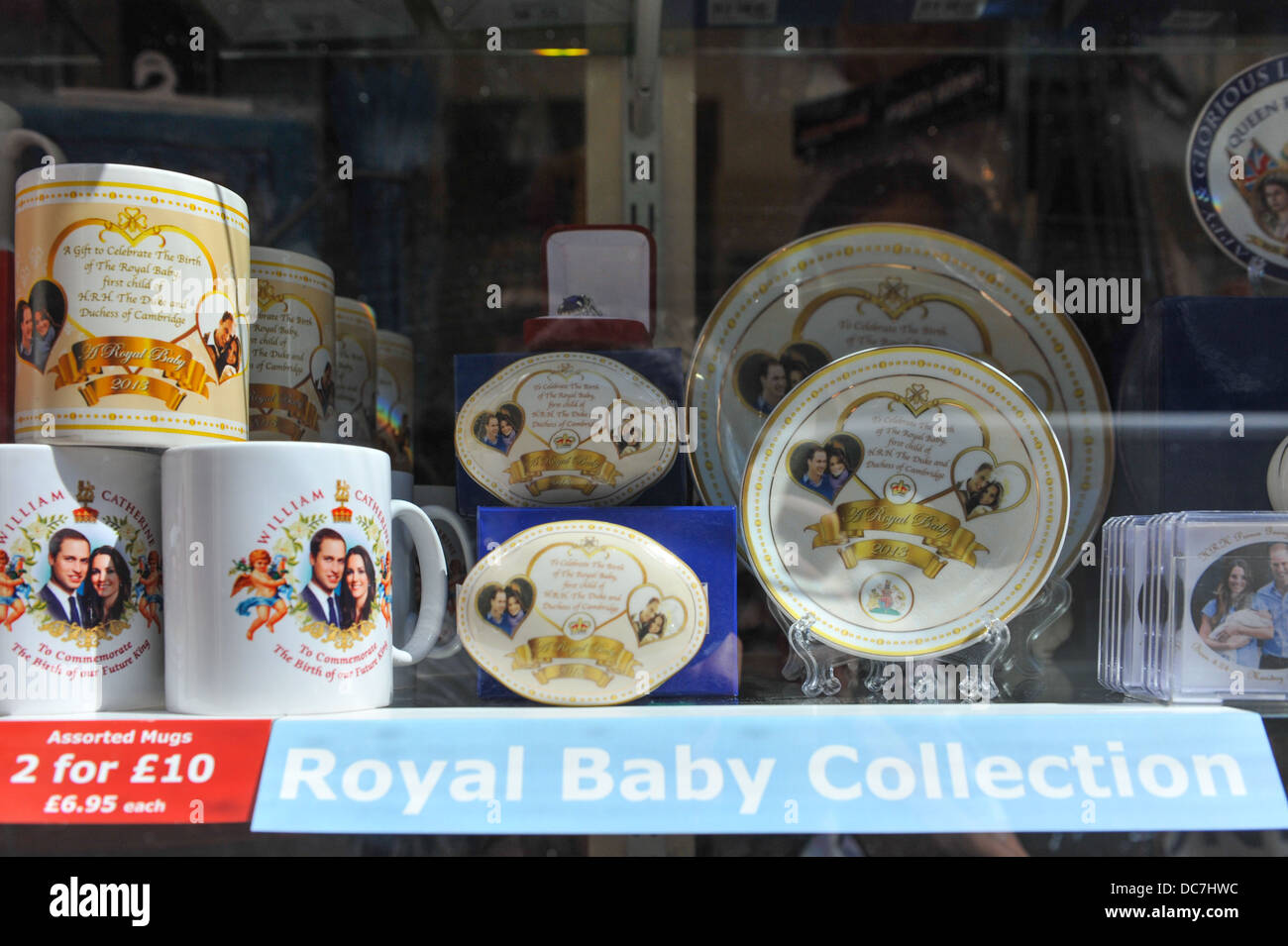 Bébé Royal George Alexander Louis William Catherine Angleterre bébé tasses souvenirs souvenirs ringards de collection de la Chine Banque D'Images