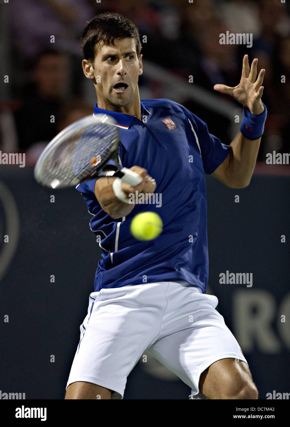 Toronto, Canada. 10 août, 2013. Rogers Canadian Open tennis championships. Novak Djokovic la Serbie de renvoie la balle au premier tour de l'Espagne au cours de la mens Match demi-finale de la Coupe Rogers à Montréal : Action Crédit Plus Sport/Alamy Live News Banque D'Images