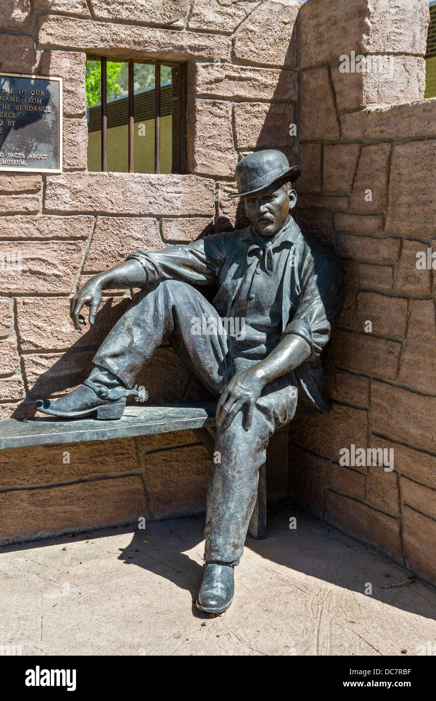 La statue d'Edward Hlavka l'outlaw Le Kid (UN Harry Longabaugh) au centre-ville de Sundance, Wyoming, USA Banque D'Images