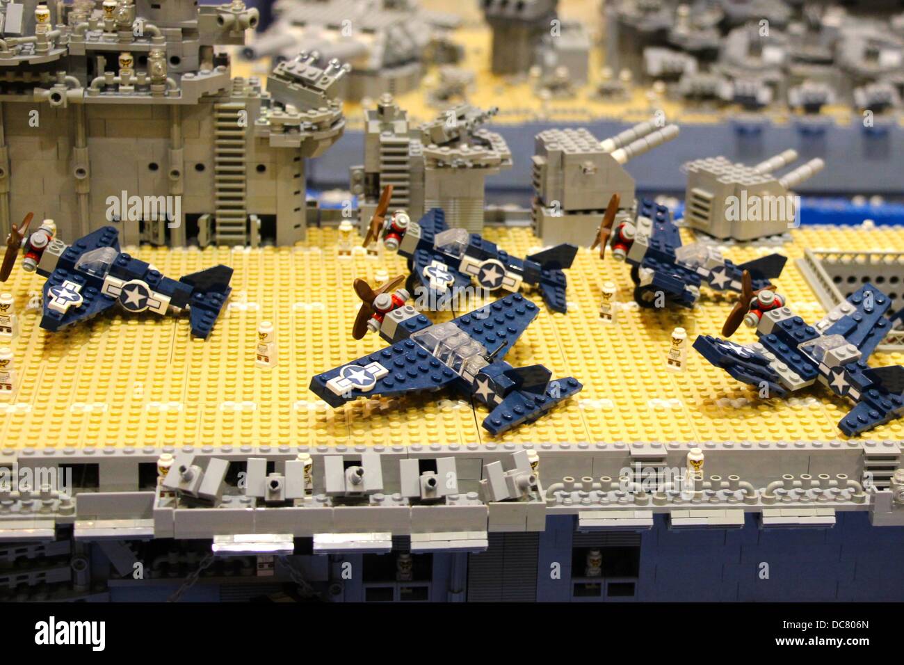 Santa Clara Convention Center, California USA 11 Août, 2013 par la baie de  briques Lego annuel convention encourage la créativité. La Seconde Guerre  mondiale USS Yorktown (CV10) porte-avions de la classe Essex