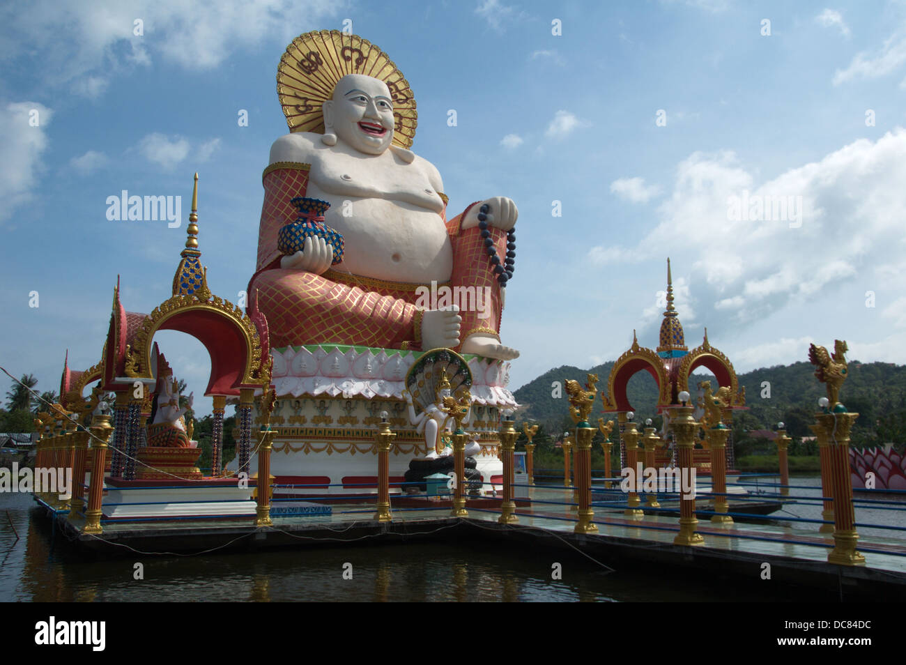 Rire heureux à Big Buddha temple Wat Plai Laem Ko Samui Banque D'Images