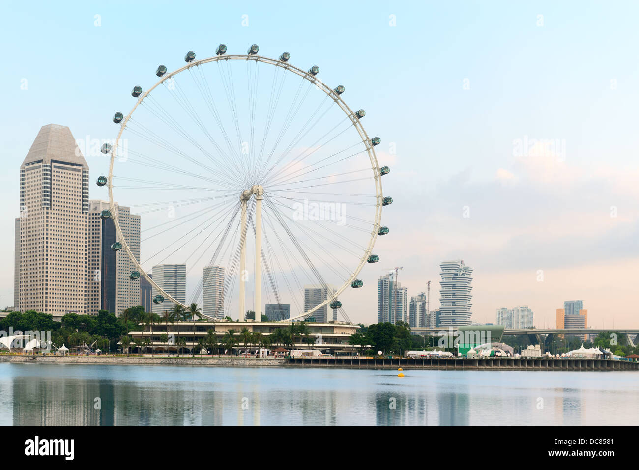 Singapore Flyer - la plus grande grande roue du monde Banque D'Images