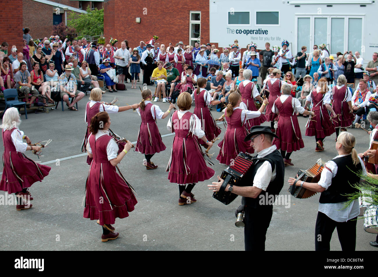 Chinewrde Morris Dancers à la Warwick Folk Festival, Warwick, Royaume-Uni Banque D'Images
