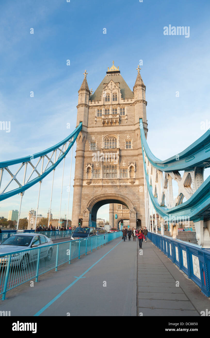 Tower bridge à l'été, Londres, Angleterre Banque D'Images