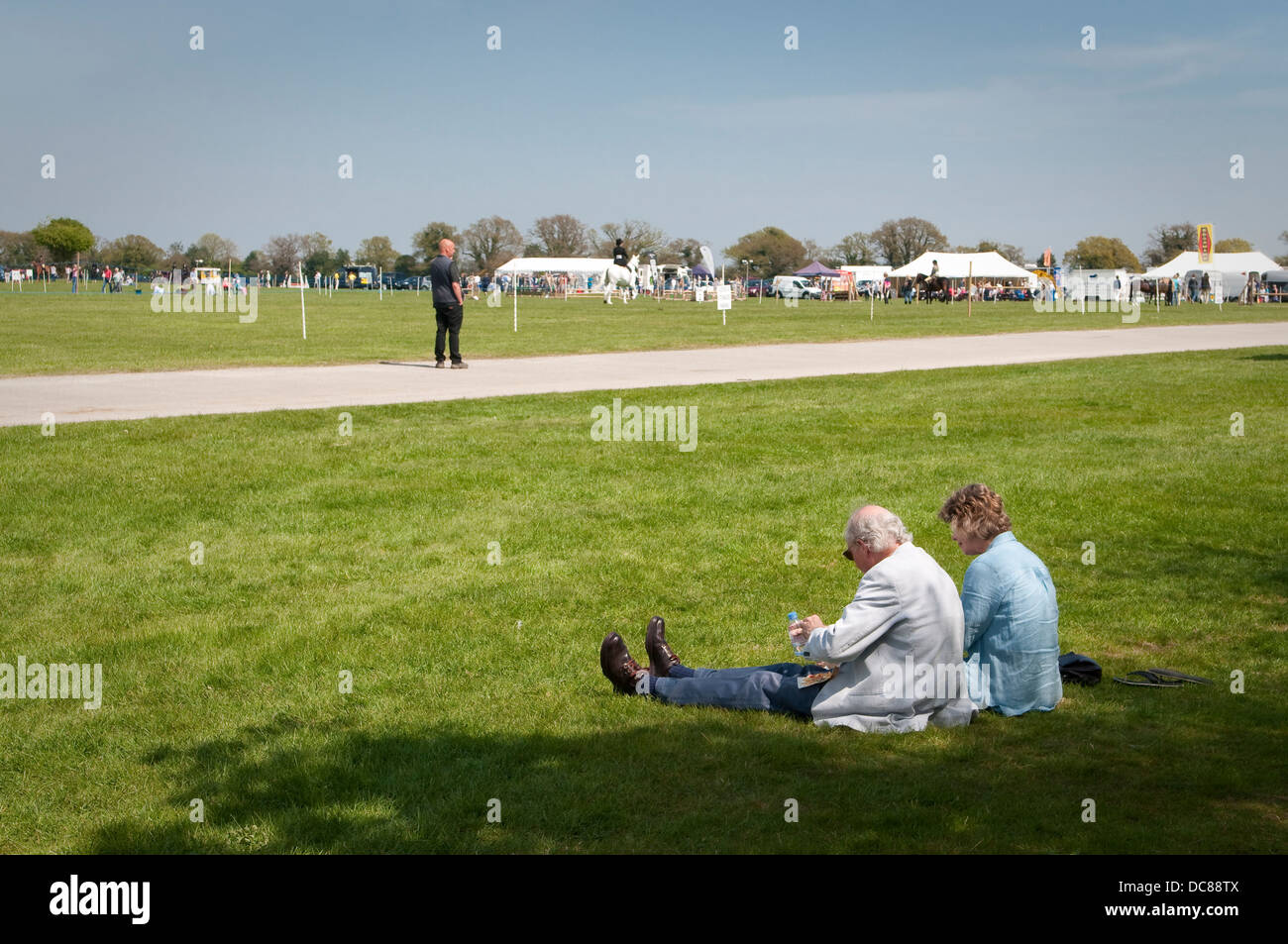 Le déjeuner sur l'herbe. Visiteurs à Suffolk Horse Show, Ipswich Showgrounds 2013. Banque D'Images