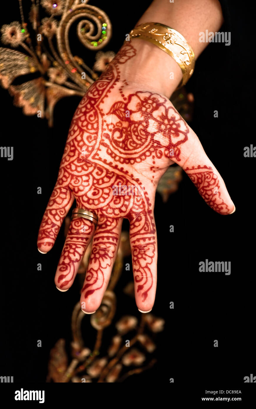 Tatouage au henné Mehendi design main fleur unique Banque D'Images