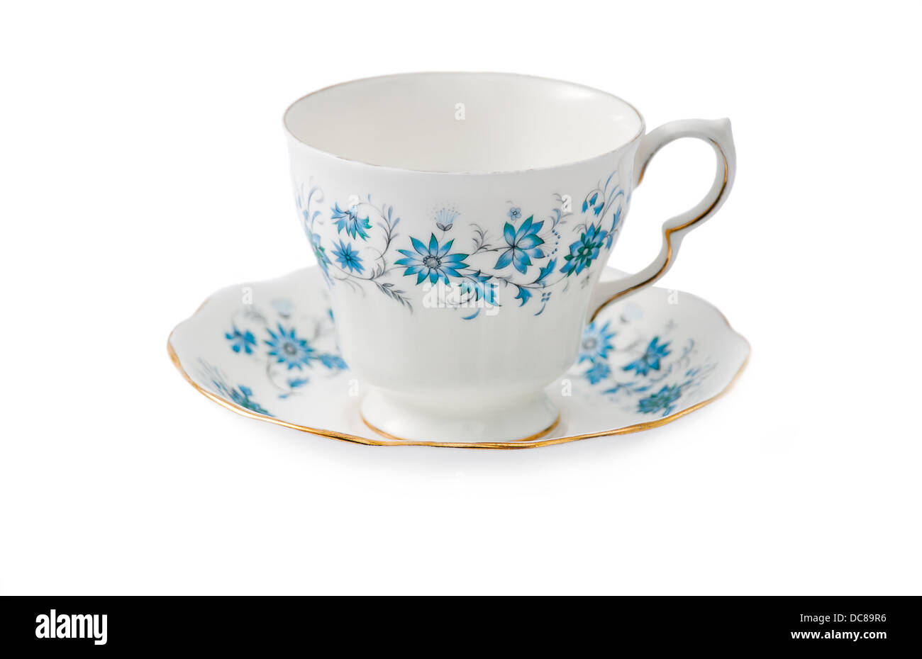 Tasse à thé en porcelaine de Chine fleur fond blanc Banque D'Images