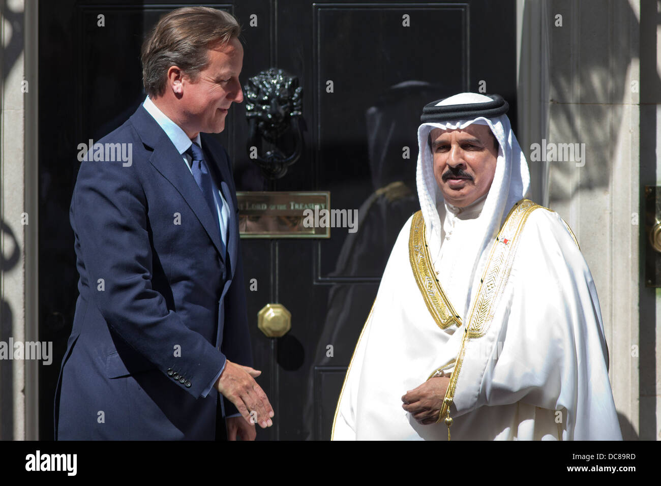 Royaume-uni, Londres : David Cameron & Hamad bin Isa Al Khalifa, Roi de Bahreïn, Downing Street, Londres, 6 août 2013. Banque D'Images