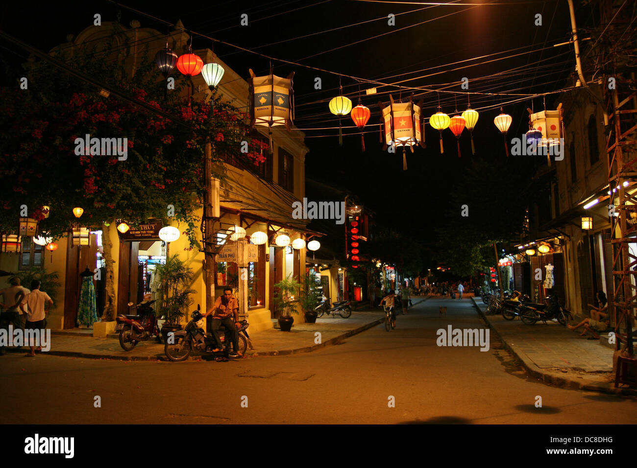 Rue de Hoi An dans la nuit. Vietnam Banque D'Images