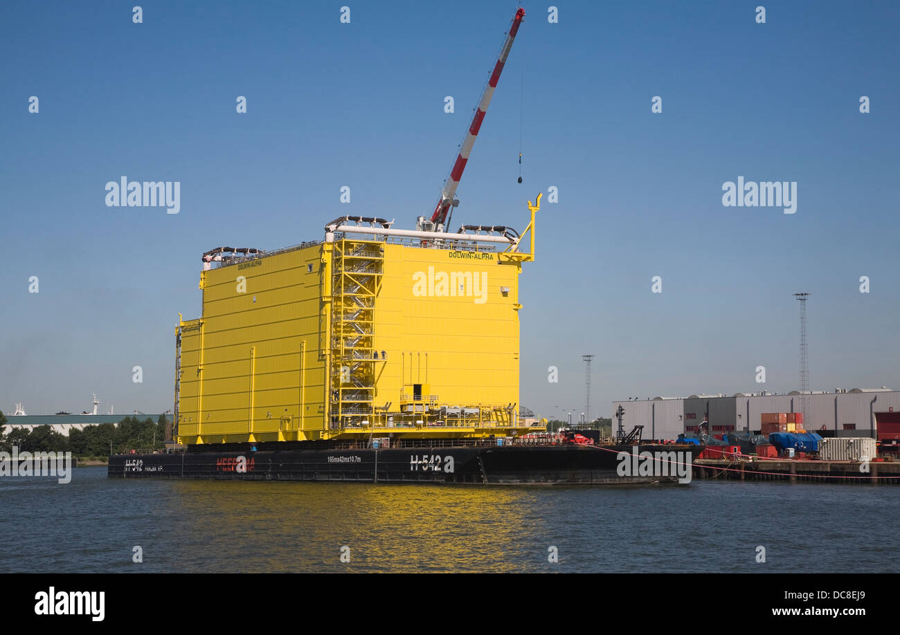 Construction de Dolwin Alpha station plate-forme de convertisseur industrie éolienne offshore pour port de Rotterdam, Pays-Bas Banque D'Images