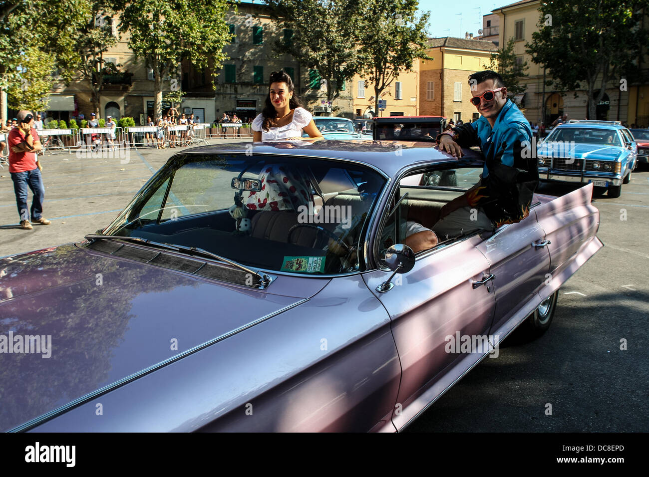 Senigallia, Italie. 10 août, 2013. Jamboree d'été 6e jour [International Festival 60's revival Rock & Roll] VIEUX USA parade Voiture à Senigallia, Italie le Aug 10, 2013. Credit : Valerio Agolino/Alamy Live News Banque D'Images