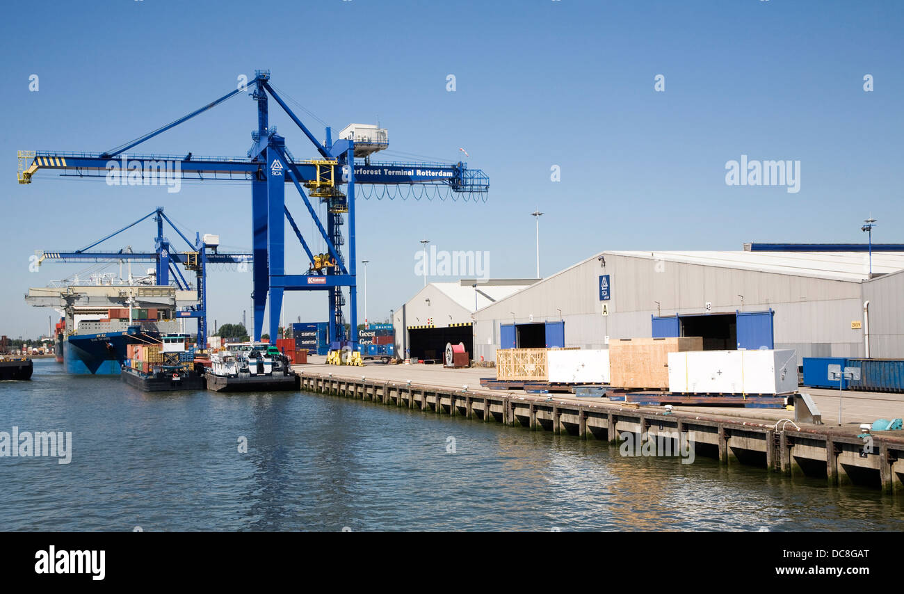 Port warehouse Banque de photographies et d'images à haute résolution -  Alamy