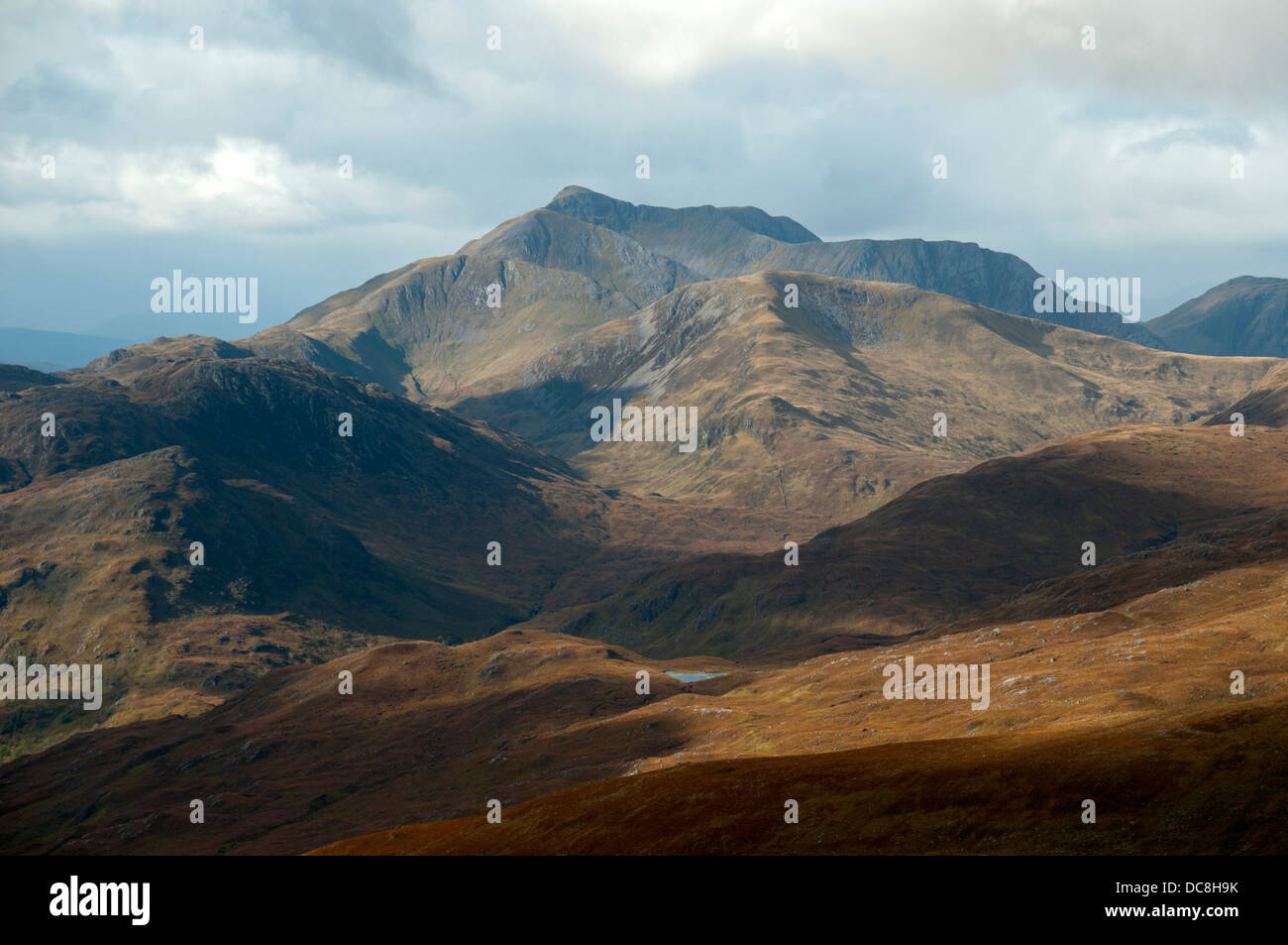 Sgritheall Kinlochhourn Beinn au cours de la forêt. De Buidhe Bheinn, Kinlochhourn Forêt, région des Highlands, Ecosse, Royaume-Uni Banque D'Images