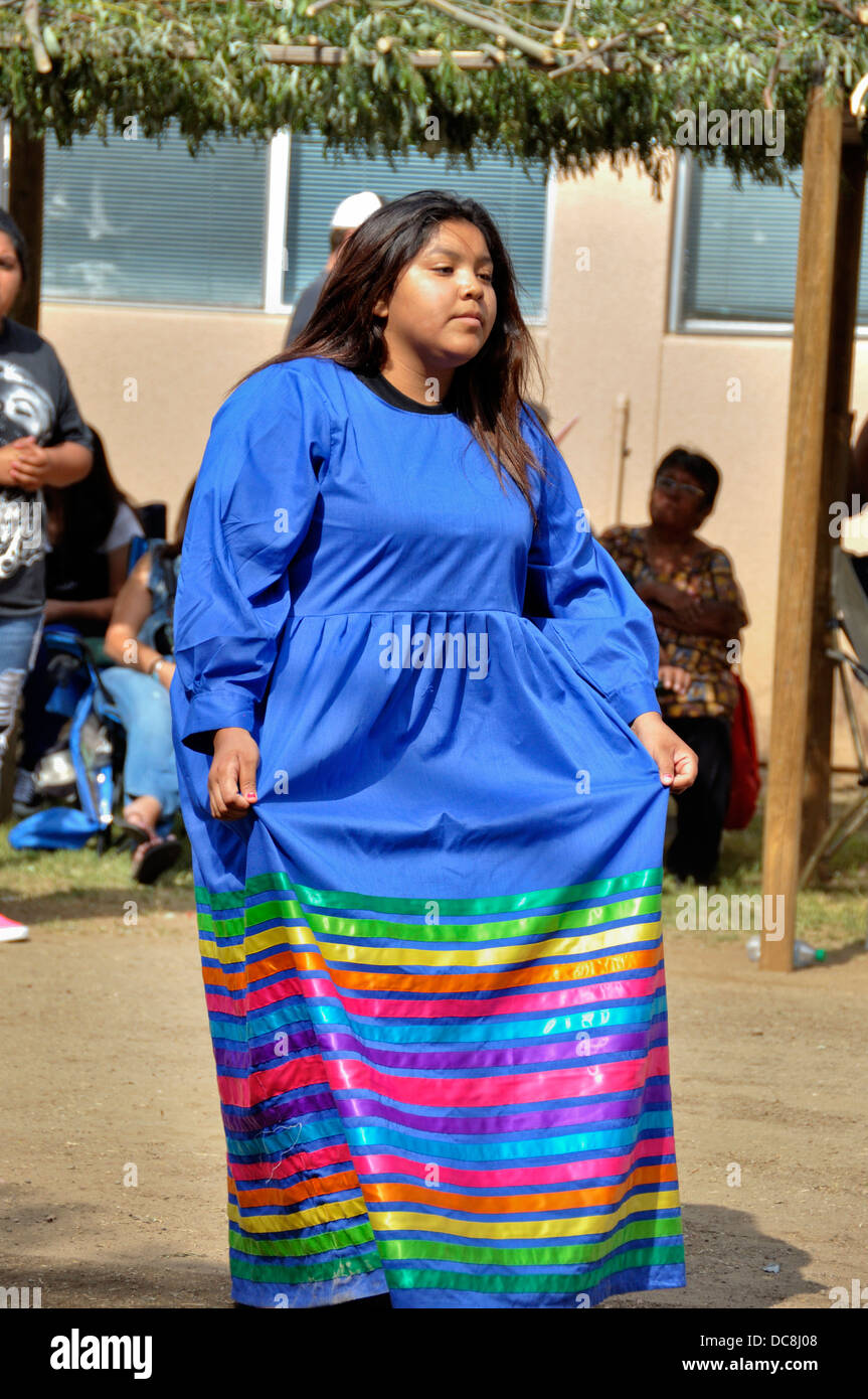 Les jeunes femmes de la Rivière-Salt Maricopa-Pima tribes à danser à l'Cupa Jours Festival sur la réserve indienne de Pala Banque D'Images