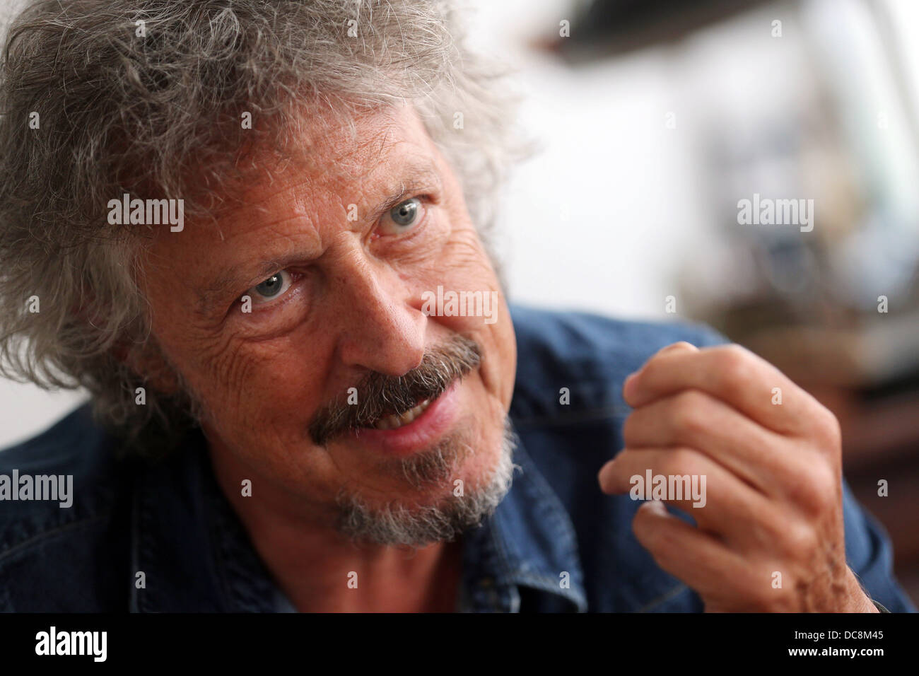 Fondateur du groupe de rock allemand, Wolfgang Niedecken BAP, est photographié à Cologne, Allemagne, 12 août 2013. Photo : Oliver Berg Banque D'Images