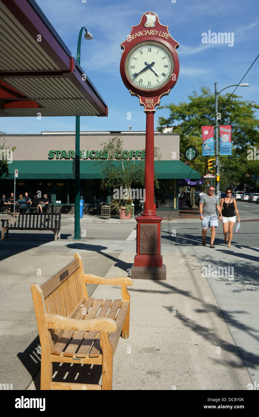 Coin de rue et d'un réveil sur la 41e Avenue à Kerrisdale secteur commercial de Village, Vancouver, BC, Canada Banque D'Images