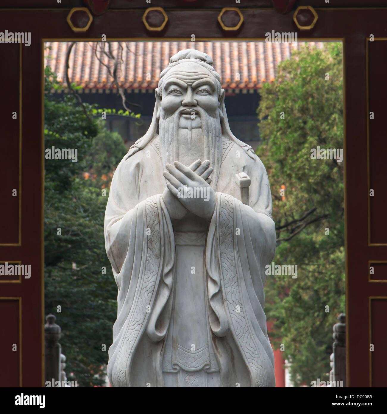 Statue de Confucius au Temple de Confucius ; Beijing, Chine Banque D'Images