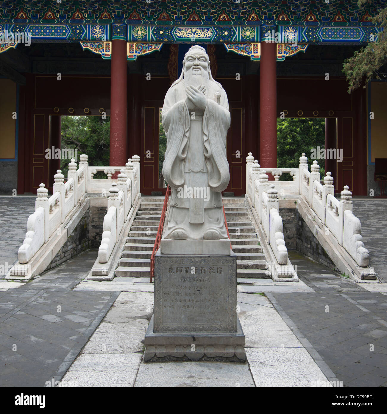 Statue de Confucius au Temple de Confucius ; Beijing, Chine Banque D'Images