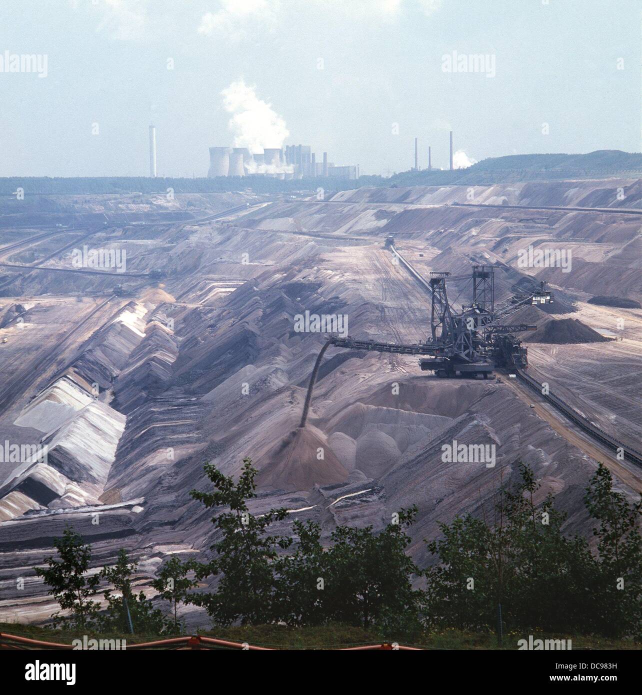 L'exploitation minière à ciel ouvert de lignite dans la mine Fortuna entre Cologne et Aix-la-Chapelle. Photographié en novembre 1986. Banque D'Images