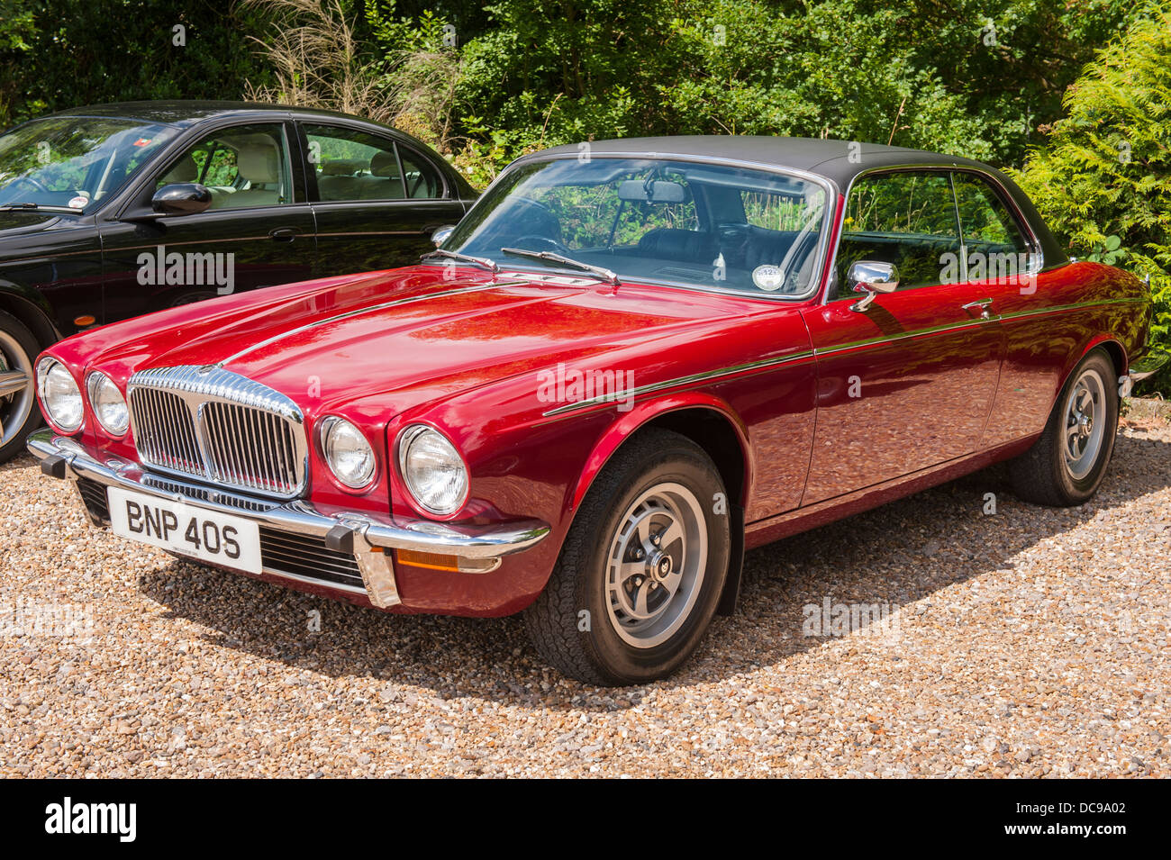 Musée de Havilland rouge 1977 2 portes essence 5.3 litre litre Jaguar Daimler 6 Auto 6 Banque D'Images