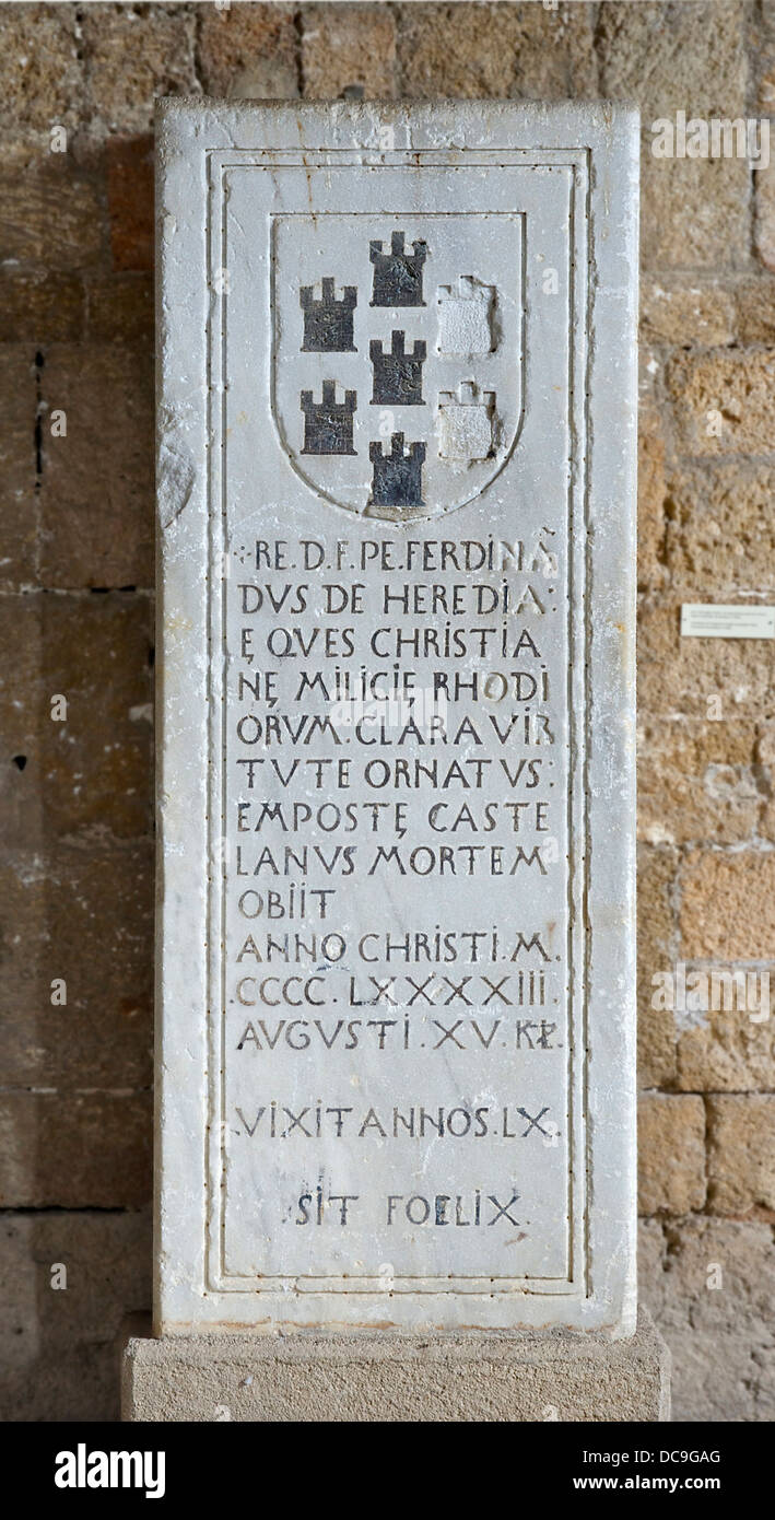 Pierre tombale de chevalier hospitalier Aragonais Pedro Fernandez de Heredia (†1493, nov. 15ème), l'âge de 60 ans. Banque D'Images