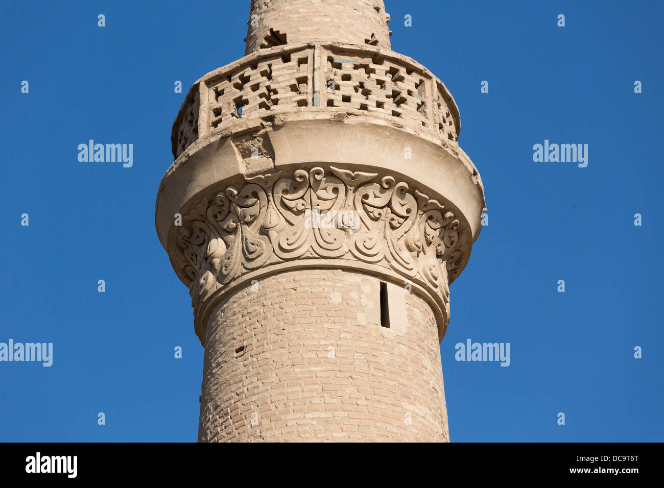 Décorées de stuc minaret de Na'dans la mosquée de vendredi, l'Iran Banque D'Images