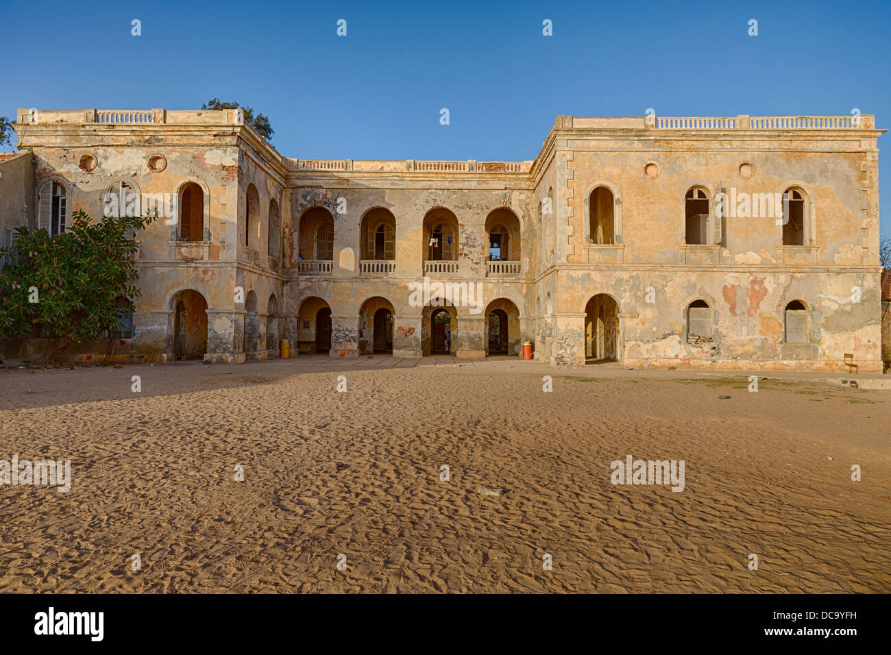 Abandonné de résidence du gouverneur colonial français, l'île de Gorée, au Sénégal. Banque D'Images