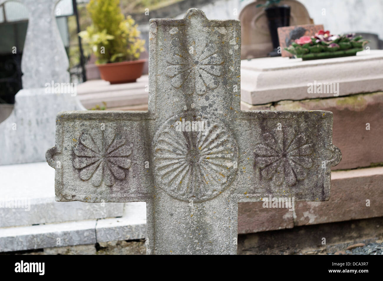 Stèle en pierre necropol discoïde pays basque france quitaine osses Banque D'Images