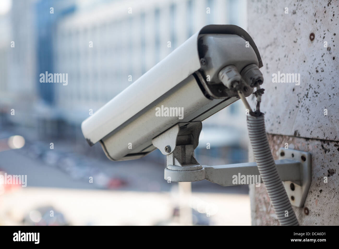 Caméra vidéo surveillance sur un mur de l'immeuble Banque D'Images