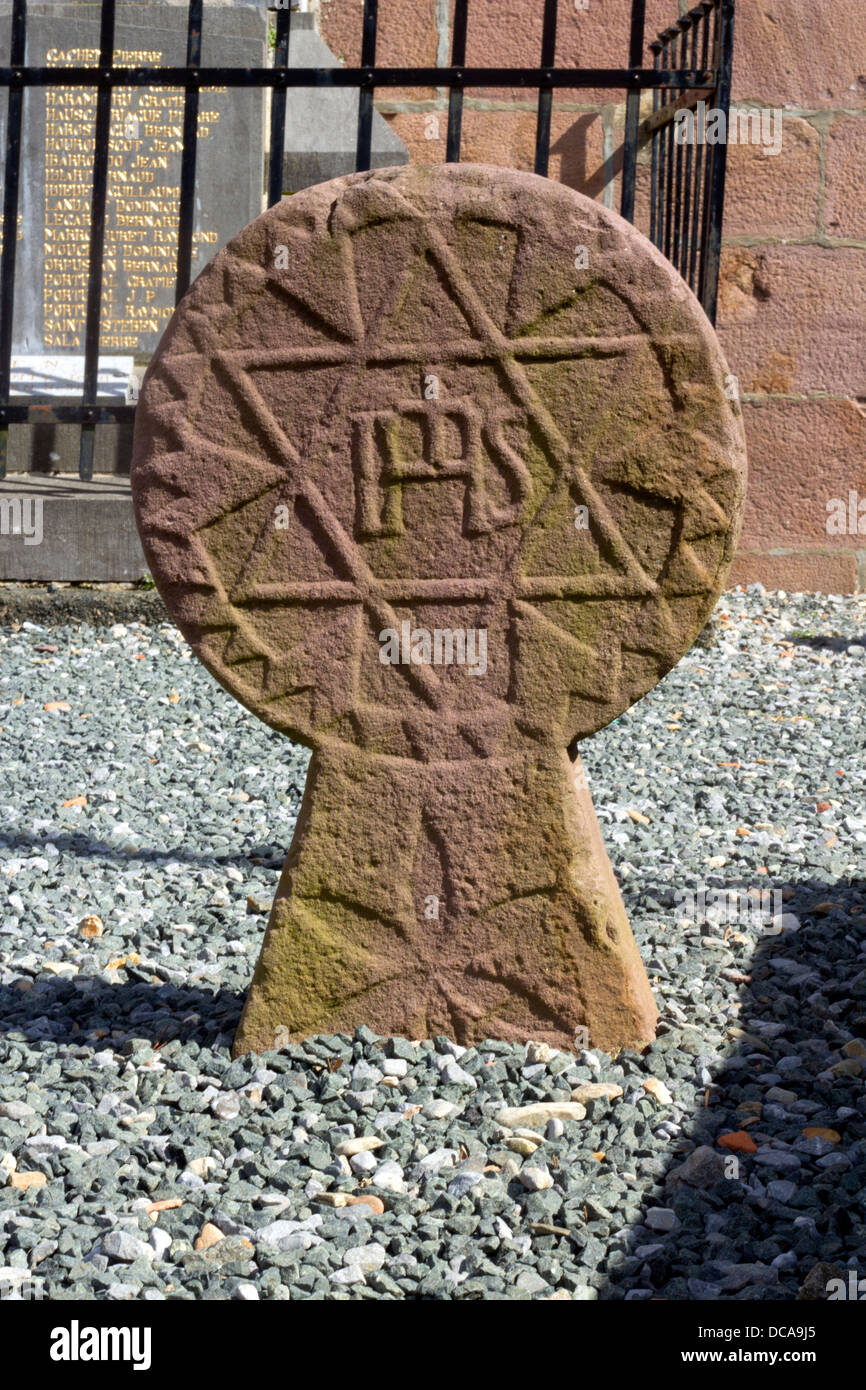 Stèle en pierre discoïdales Pays basque Banque D'Images