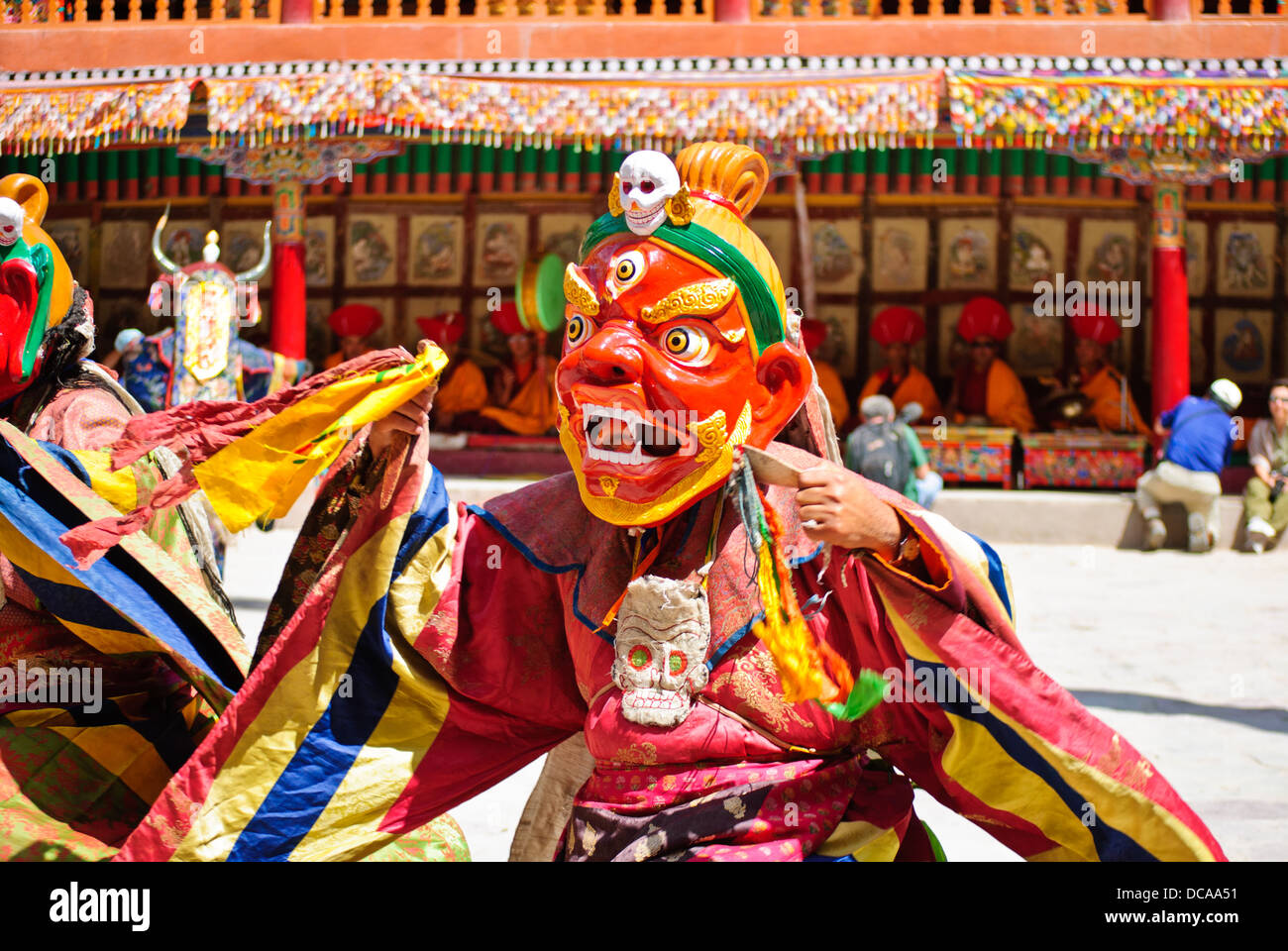 Masque rouge dans la traditionnelle danse masquée de Hemis monastery Banque D'Images