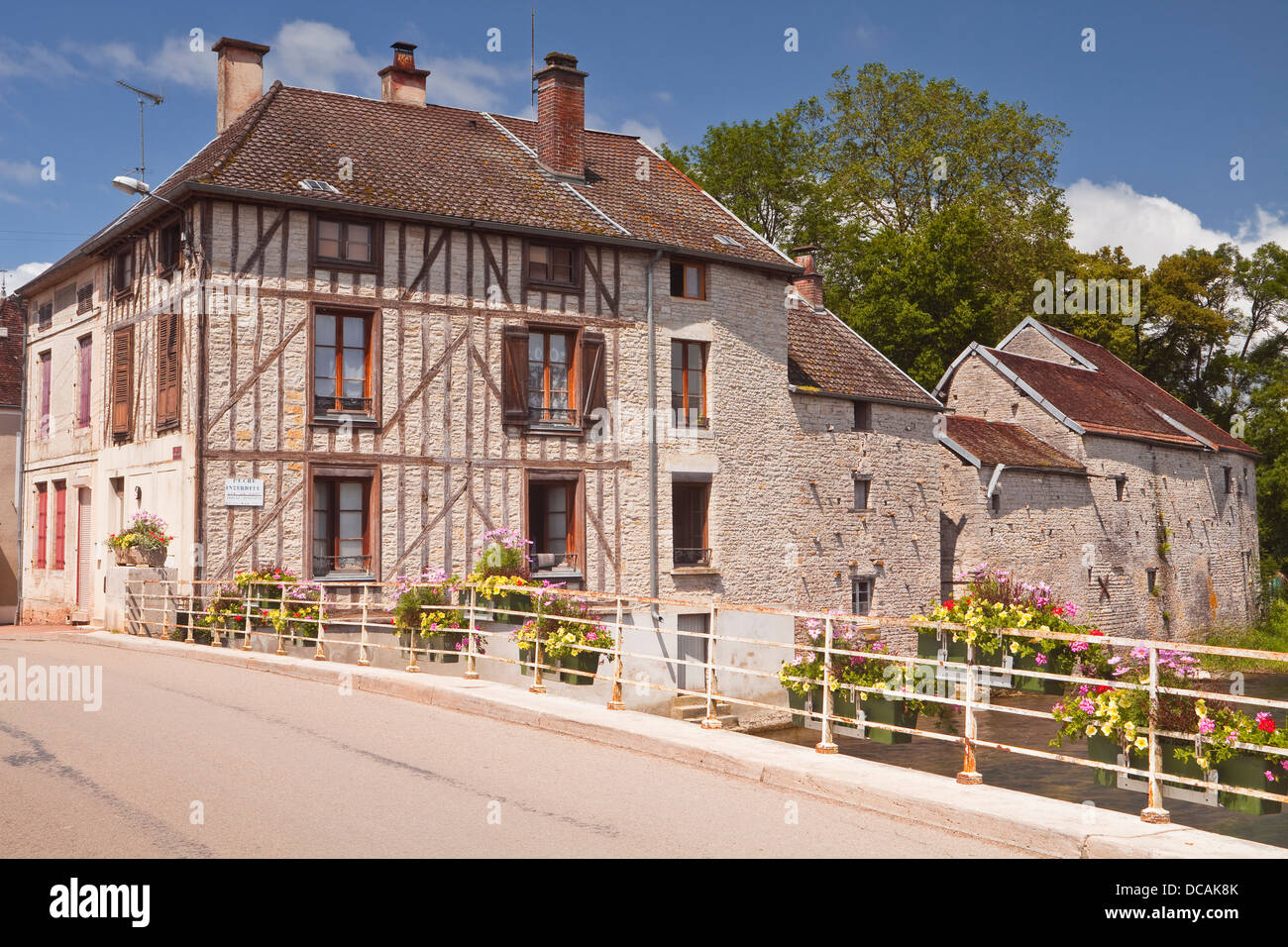 Une maison dans le village d'Essoyes, en Champagne. Le village était à la maison à Auguste Renoir. Banque D'Images