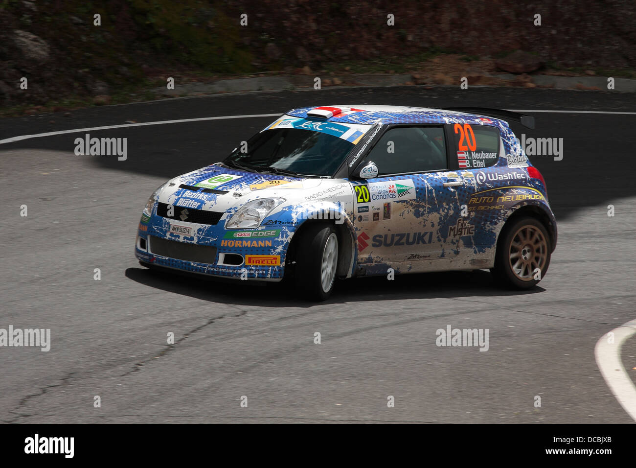 Hermann Bernhard Ettel Nebauer et, en compétition dans le CEE Rally Islas Canarias, dans une Suzuki Swift S1600. Banque D'Images