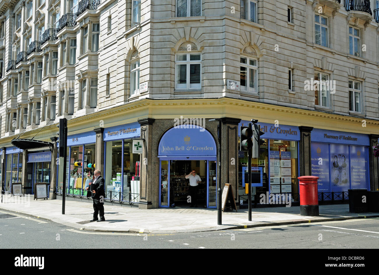 John Bell & Croydon Pharmacy Wigmore Street Westminster London England UK Banque D'Images