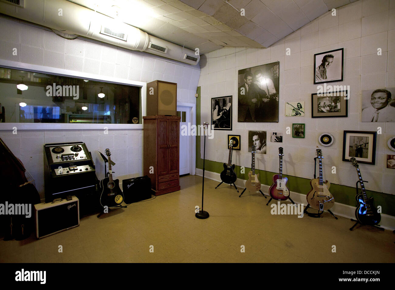Microphone à l'intérieur d'origine et Sun Studios de Memphis Tennessee USA. Situé à l'endroit où Elvis premier sang Banque D'Images