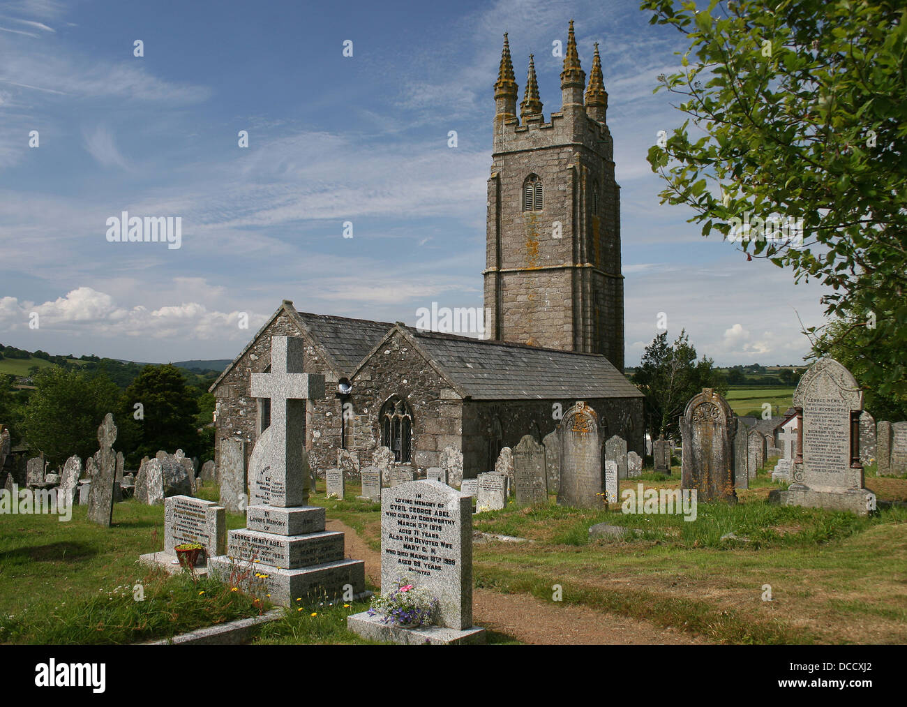 Peter Tavy église sur le bord de Dartmoor Banque D'Images