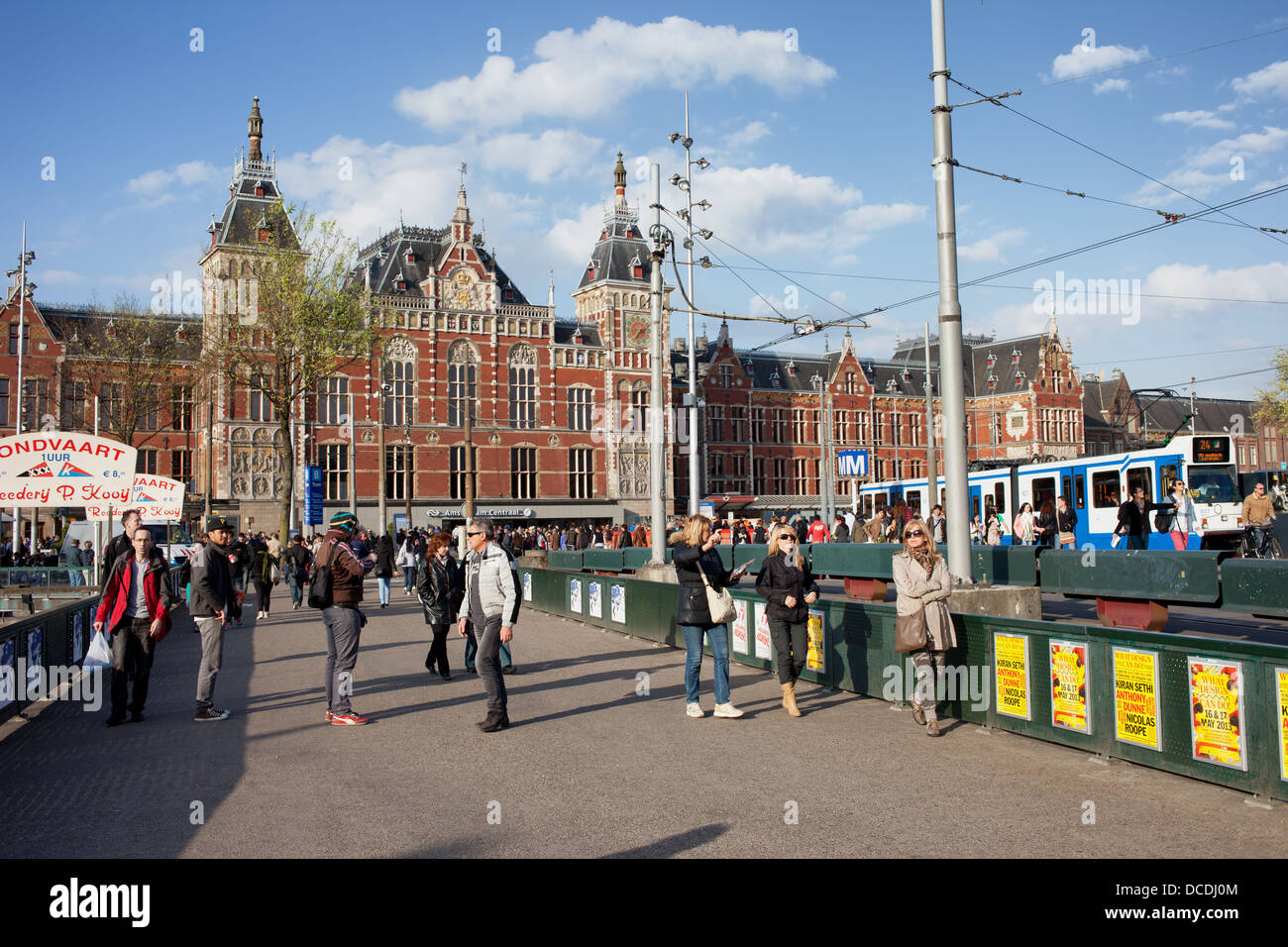 La gare centrale d'Amsterdam à Amsterdam, Hollande, Pays-Bas. Banque D'Images