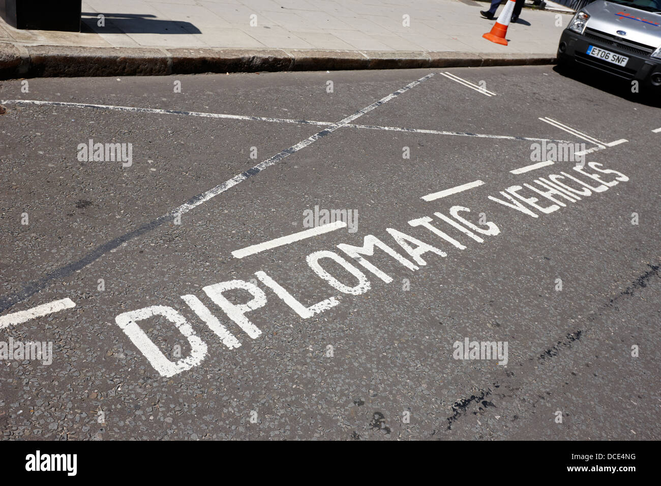 Diplomatic parking Banque de photographies et d'images à haute résolution -  Alamy
