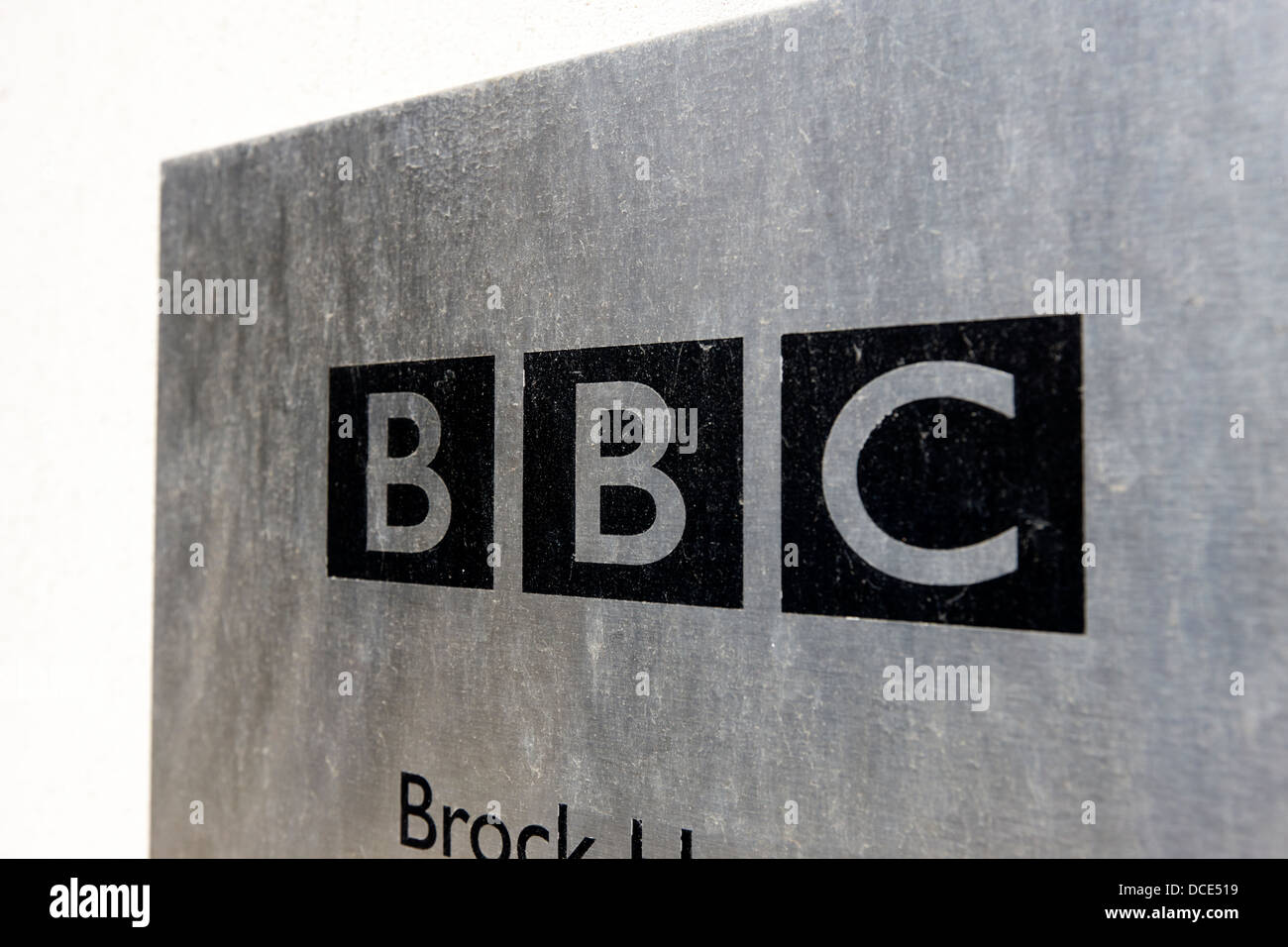 Logo sur un bâtiment de la BBC à Londres, Angleterre, Royaume-Uni Banque D'Images