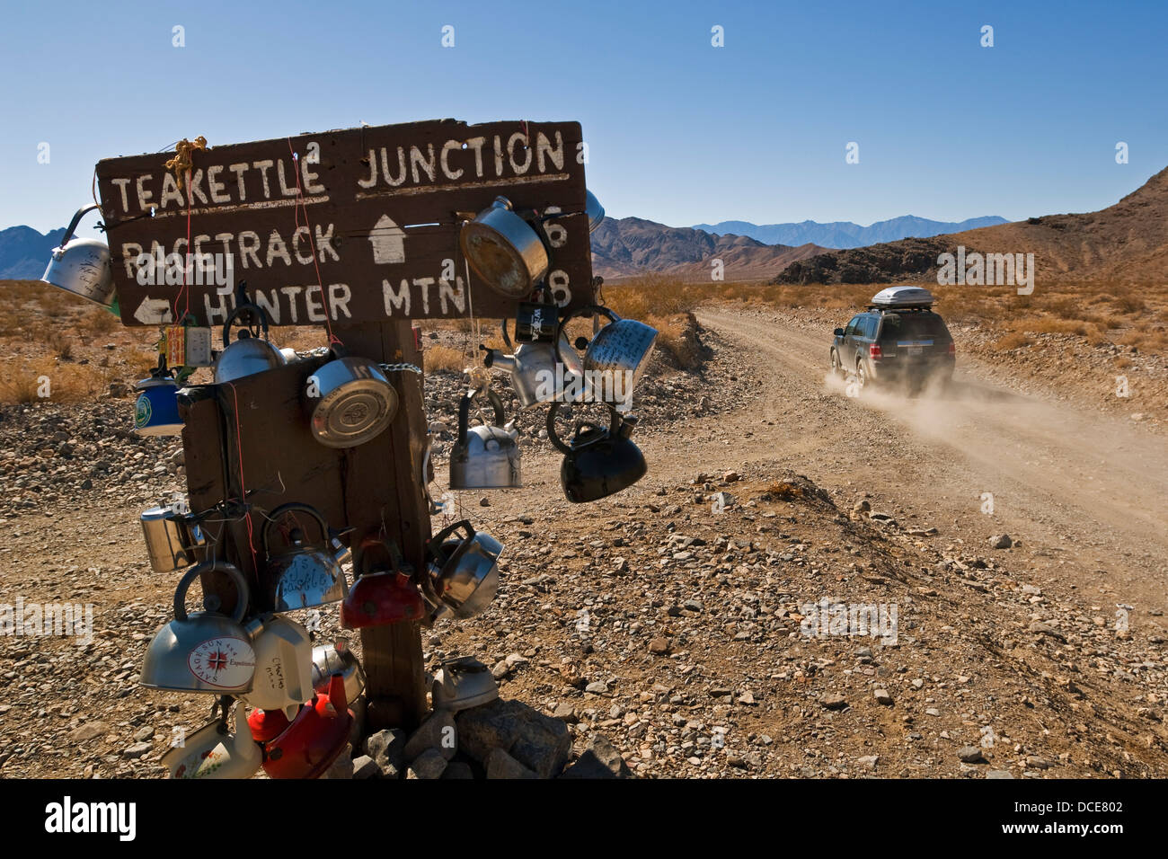 Jonction D' signer, au chemin de terre en route vers l'Hippodrome, la Death Valley National Park, California Banque D'Images