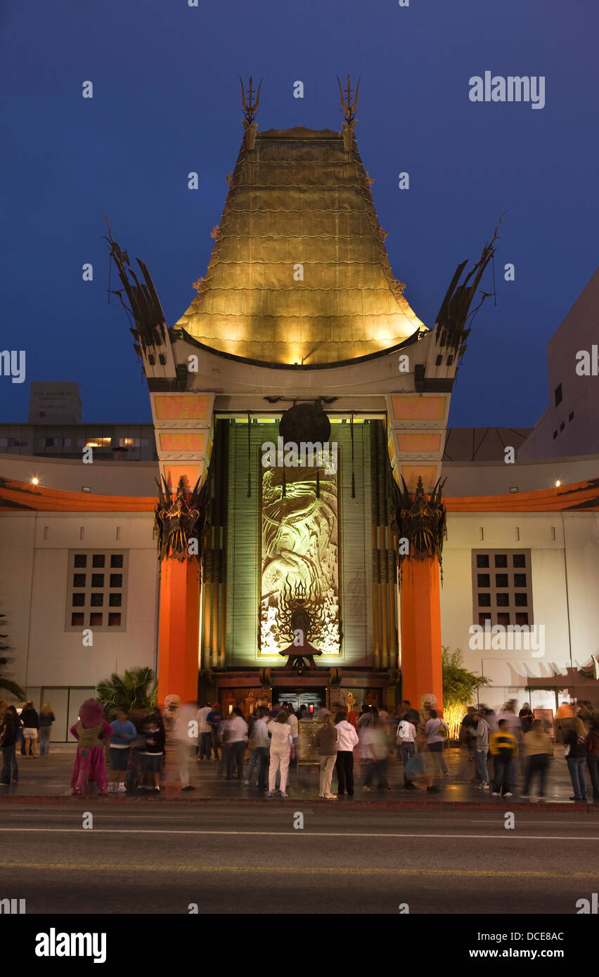 Théâtre chinois de Grauman (©MAYER & Holler 1927 / BEHR NAVIGATEURS 2000) WALK OF FAME DE HOLLYWOOD BOULEVARD LOS ANGELES CALIFORNIA USA Banque D'Images