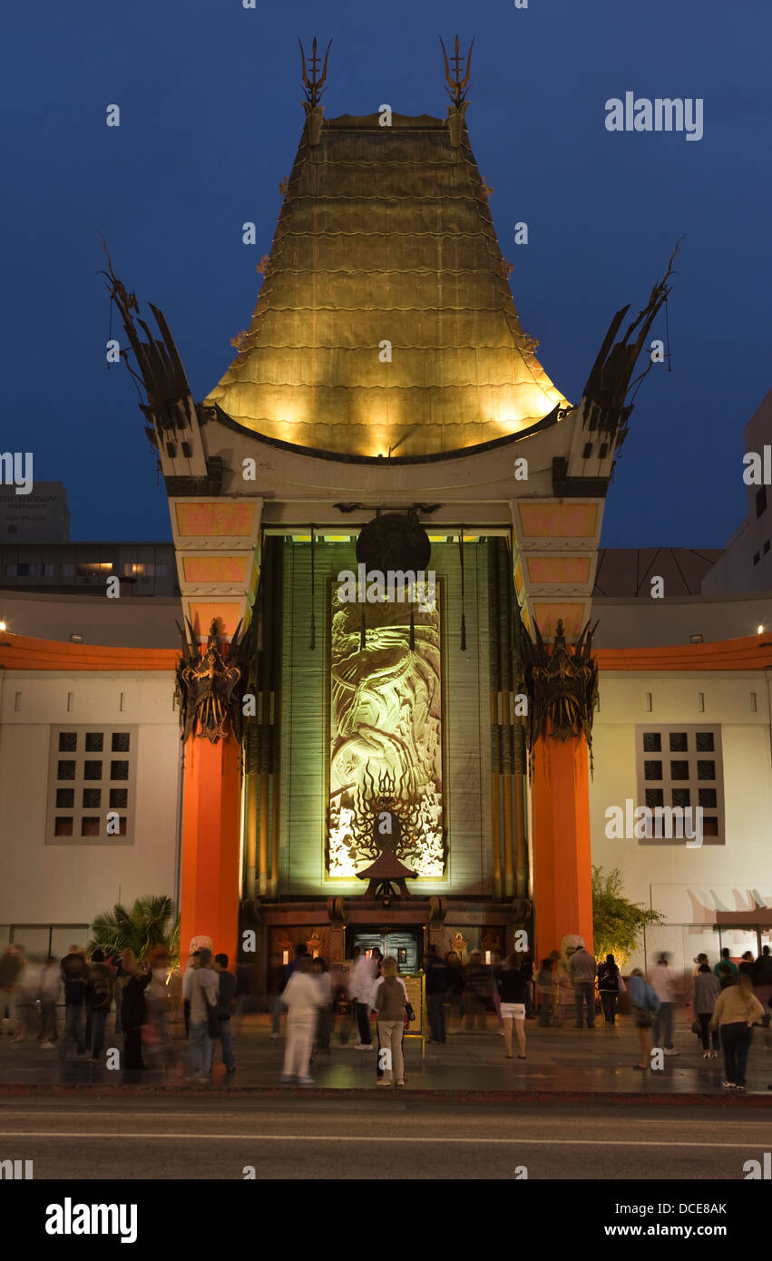 Théâtre chinois de Grauman (©MAYER & Holler 1927 / BEHR NAVIGATEURS 2000) WALK OF FAME DE HOLLYWOOD BOULEVARD LOS ANGELES CALIFORNIA USA Banque D'Images