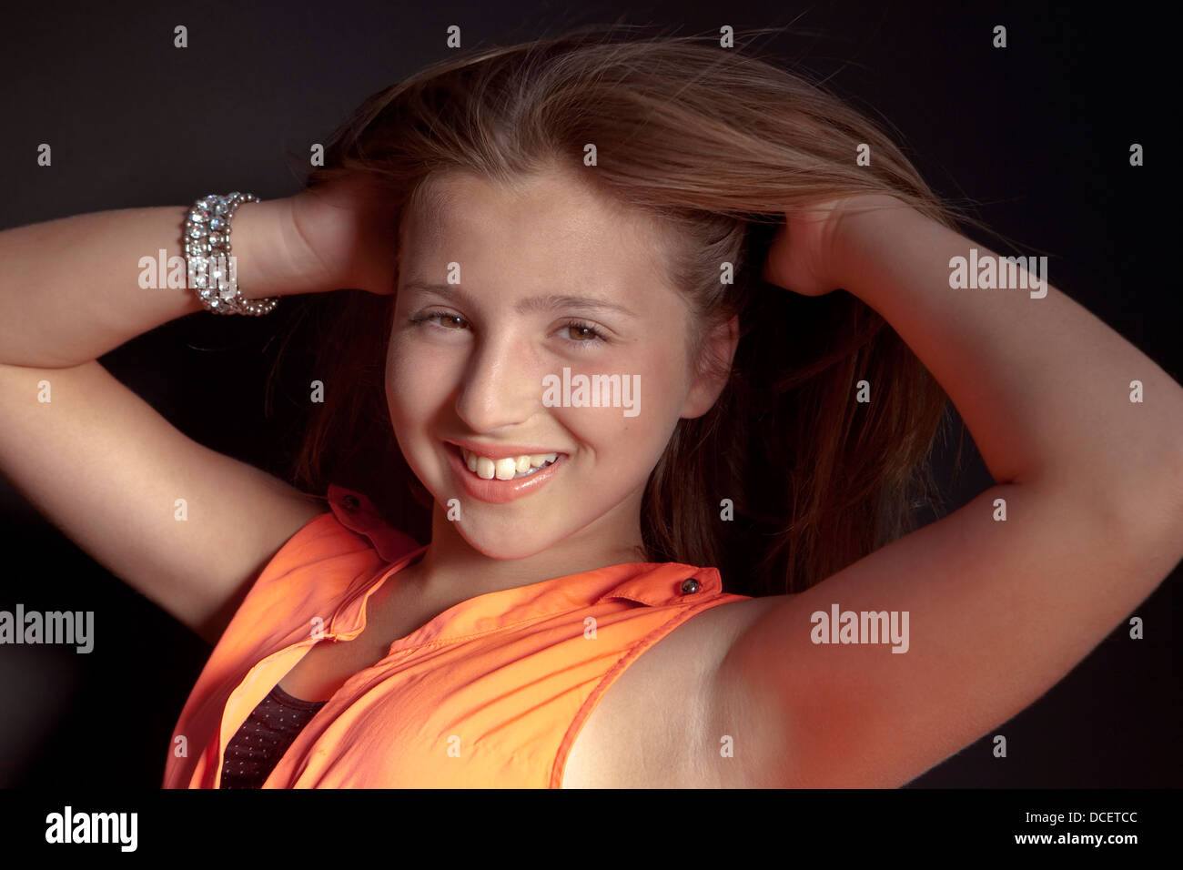 Jeune femme, Smiling Banque D'Images